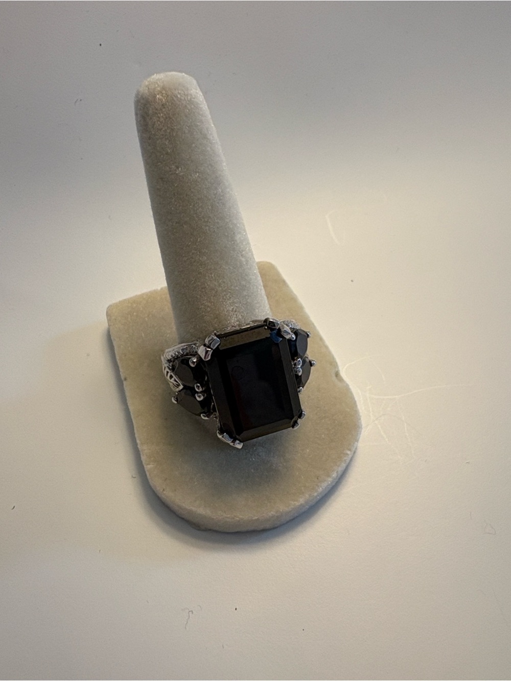 Statement Black Gemstone Cocktail Ring- Sterling Silver . 925 (12 g Size 9) - Picture 4 of 13